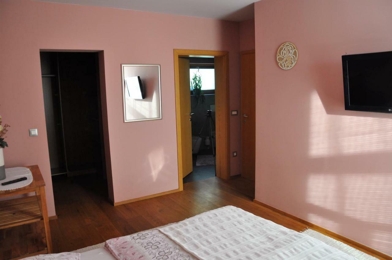 Apartma Rosa Spodnji Otok エクステリア 写真